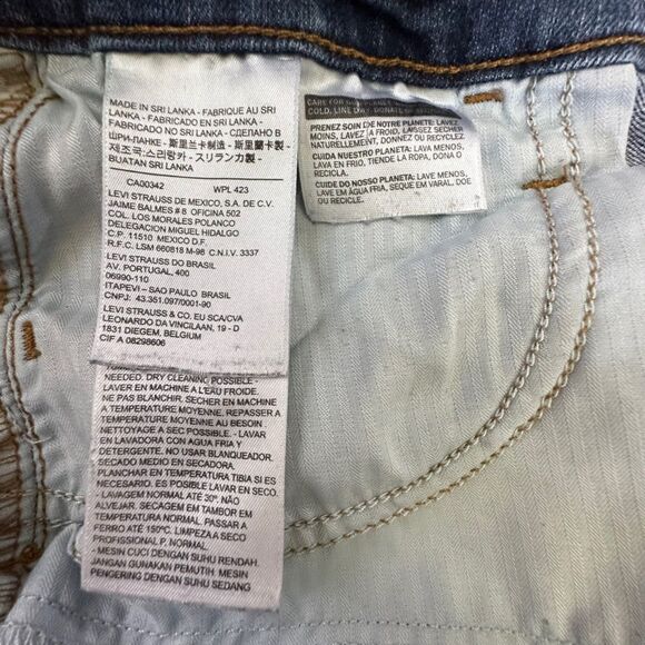 Levi’s ~ Women’s High Rise Skinny Jeans ~ leather patch ~ size 29/32 - Picture 6 of 8